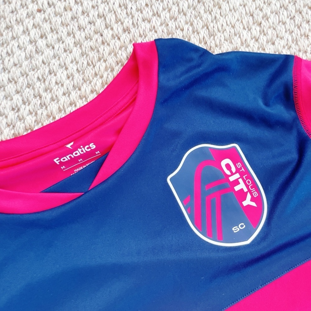 Fanatics St. Louis City SC Long Sleeve Performance Shirt Men’s Medium Pink Blue - Picture 3 of 9